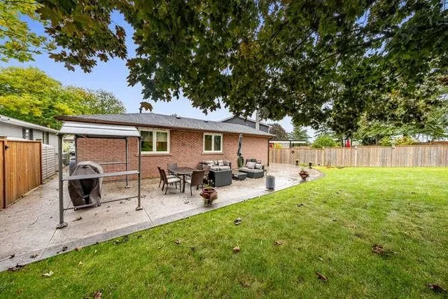 Additional image 45 of 1523 RUSHOLME Cres