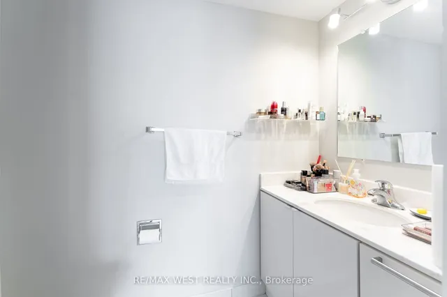 Additional image 30 of 475 The West Mall Unit 1404