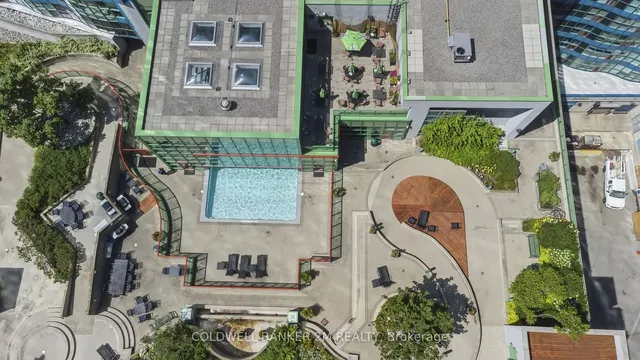 Additional image 32 of 77 Harbour Sq Unit 406