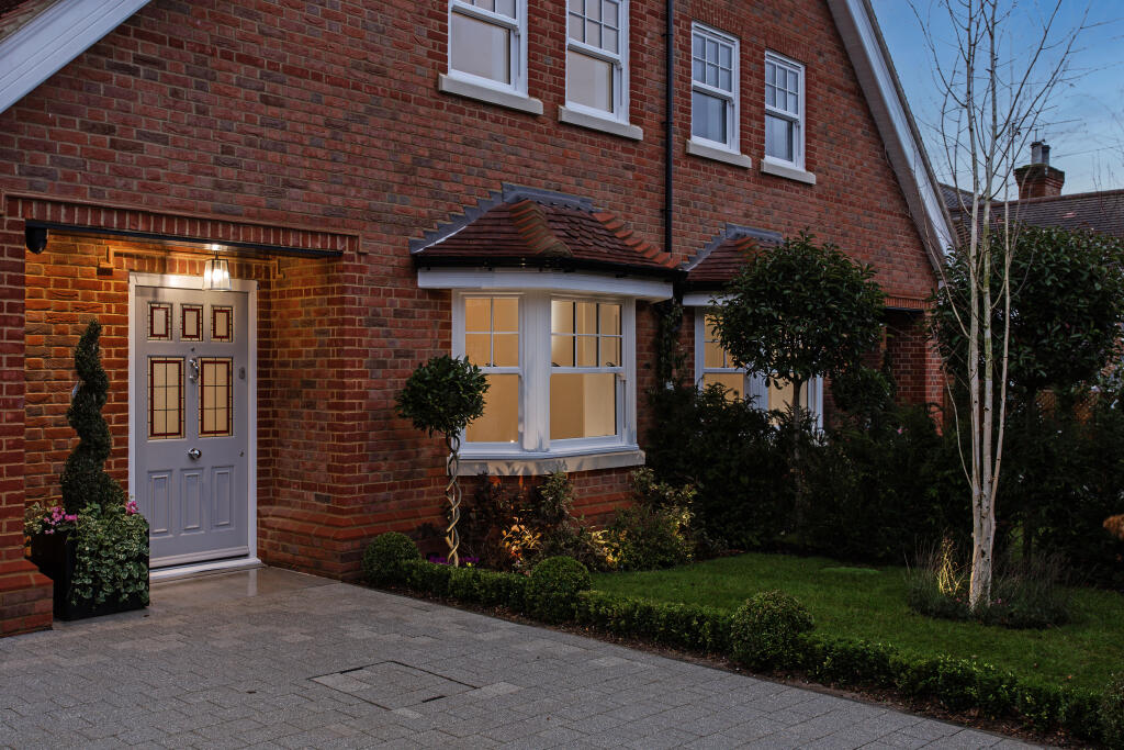 Additional image 4 of Moreton End Lane, Harpenden, AL5