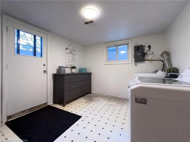 Additional image 23 of 119 Oneida Blvd