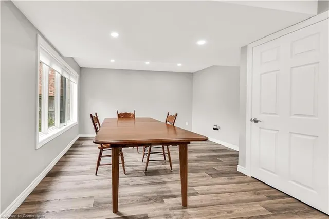 Additional image 33 of 61 Waterford Cres