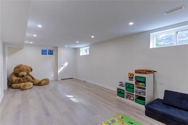 Additional image 33 of 2141 CARTIER Cres