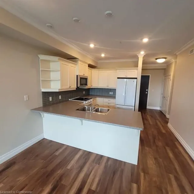 Additional image 4 of 3290 New St Unit 214