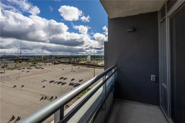 Additional image 17 of 716 Main Street East St Unit 1003