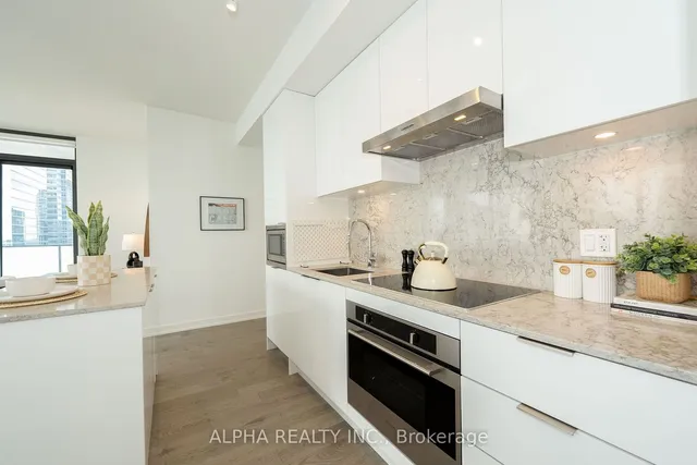 Additional image 5 of 20 Lombard St Unit 3907