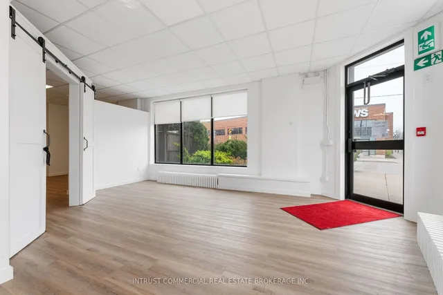 Additional image 3 of 3635 Dundas St