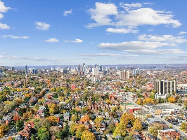 Additional image 37 of 124 Eastbourne Ave