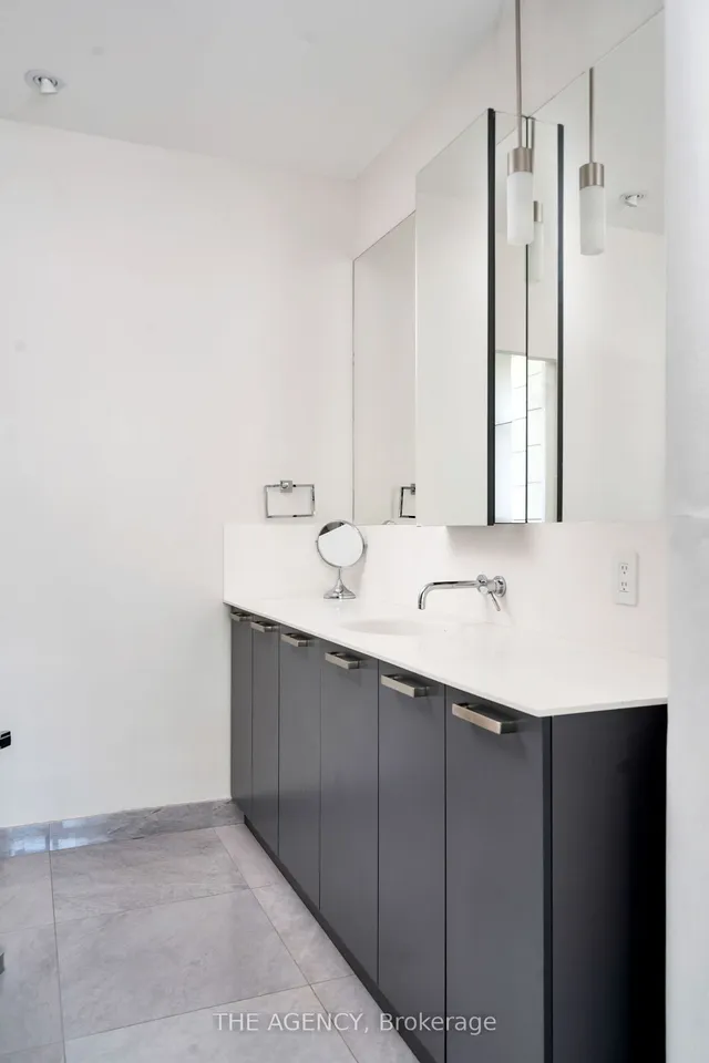 Additional image 28 of 650 King St Unit PH01