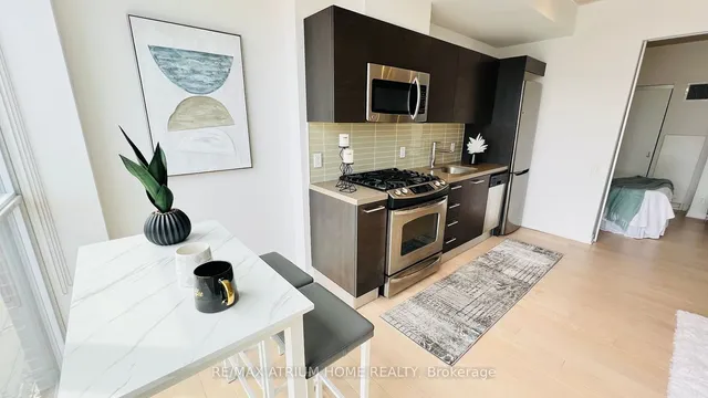 Additional image 12 of 318 King St Unit 508