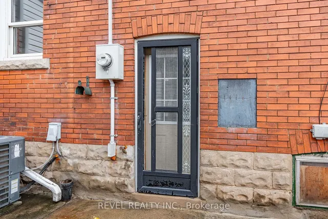 Additional image 6 of 69 Roxborough Ave