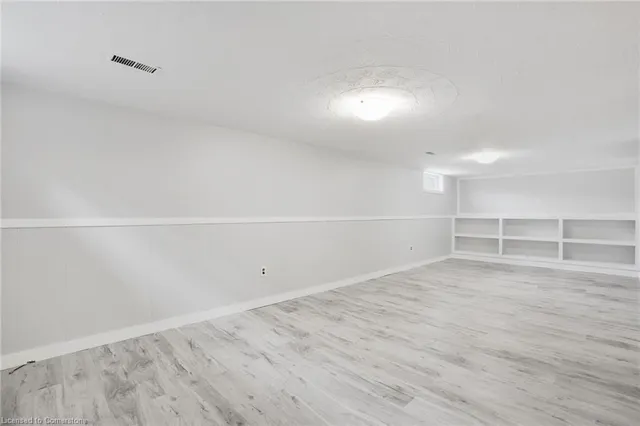 Additional image 23 of 77 Greenford Dr