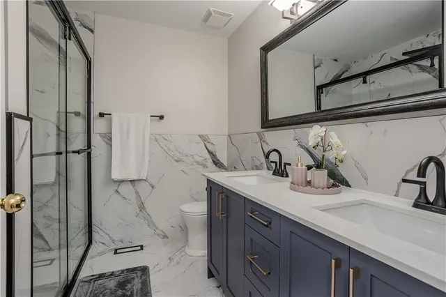 Additional image 29 of 4176 FULLER Cres