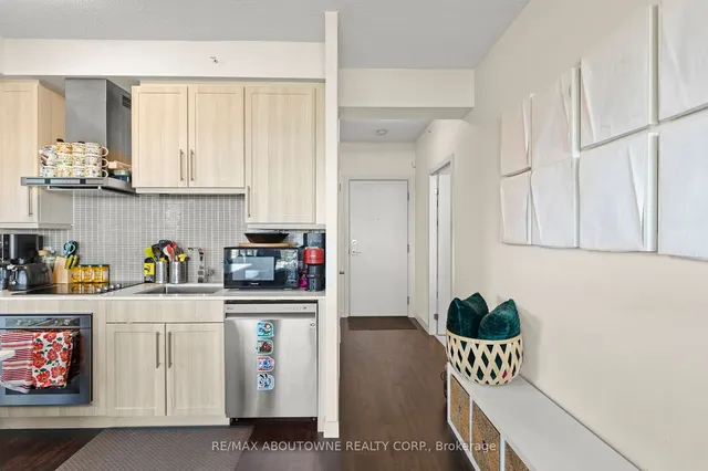 Additional image 6 of 2087 Fairview St Unit 608