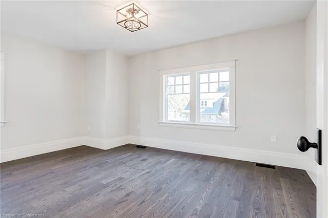 Additional image 18 of 100 Kensington Ave