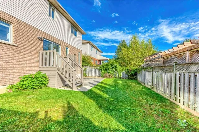 Additional image 39 of 91 Bridgeport Cres