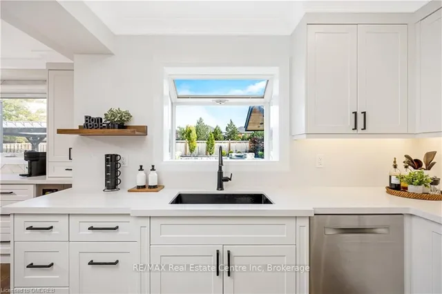 Additional image 15 of 884 HEMLOCK Dr