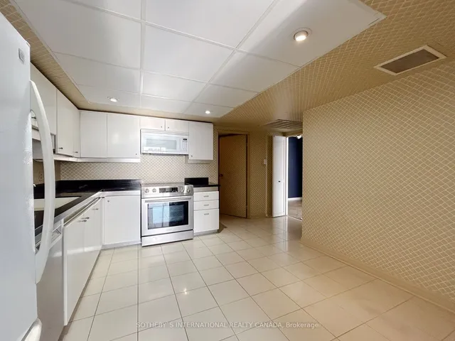 Additional image 14 of 65 Harbour Sq Unit 1110