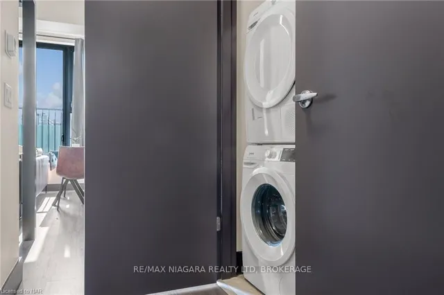 Additional image 10 of 121 KING St Unit 204