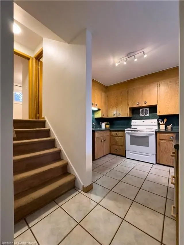 Additional image 14 of 119 Oneida Blvd