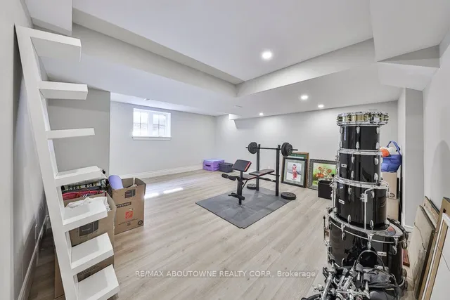 Additional image 31 of 2409 Lakeshore Rd