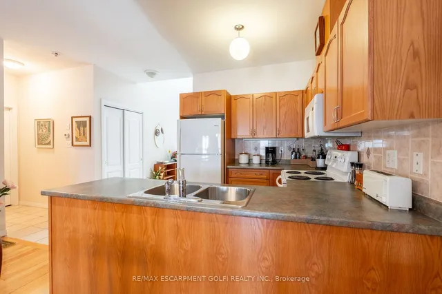 Additional image 8 of 566 Southridge Dr Unit 32