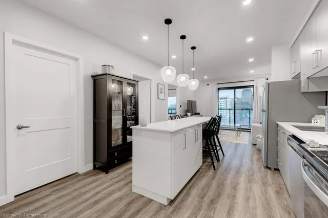 Additional image 10 of 15 Queen St Unit 812