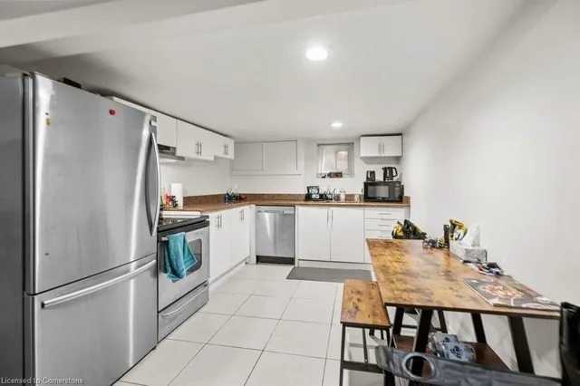 Additional image 46 of 95 Spadina Ave