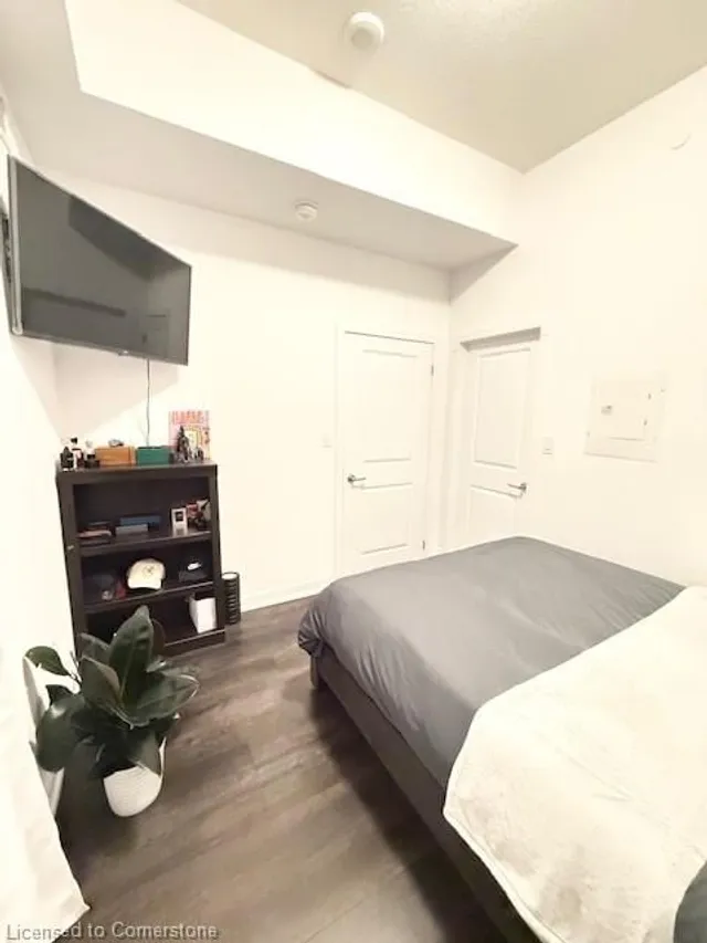 Additional image 24 of 470 Dundas St Unit 102