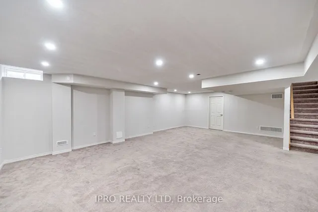 Additional image 26 of 566 BESSBOROUGH Dr