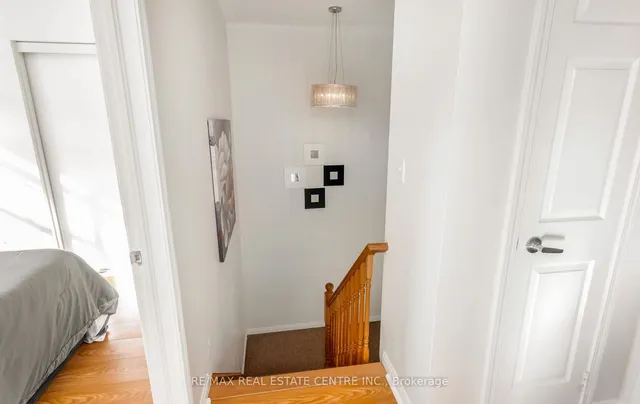 Additional image 18 of 1096 Barclay Circ