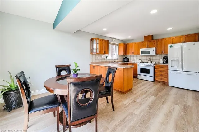 Additional image 10 of 55 Alexsia Crt