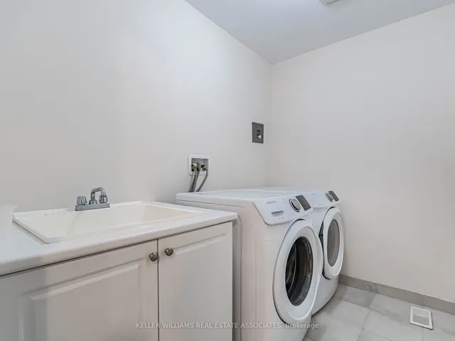 Additional image 36 of 18 Heming Tr