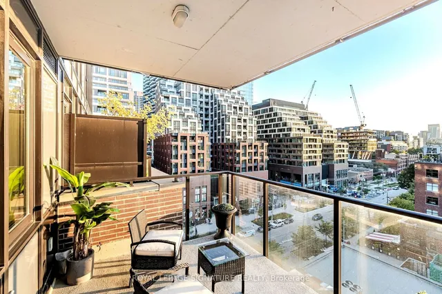 Additional image 26 of 400 Wellington St Unit 908