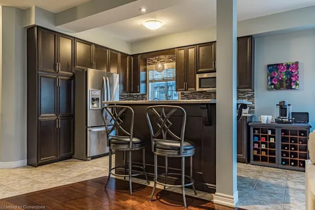 Additional image 8 of 4 Marina Point Cres