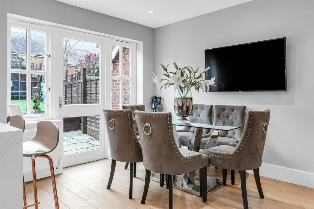 Additional image 5 of Welwyn Hall Gardens, Welwyn