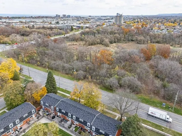 Additional image 43 of 211 Lake Ave