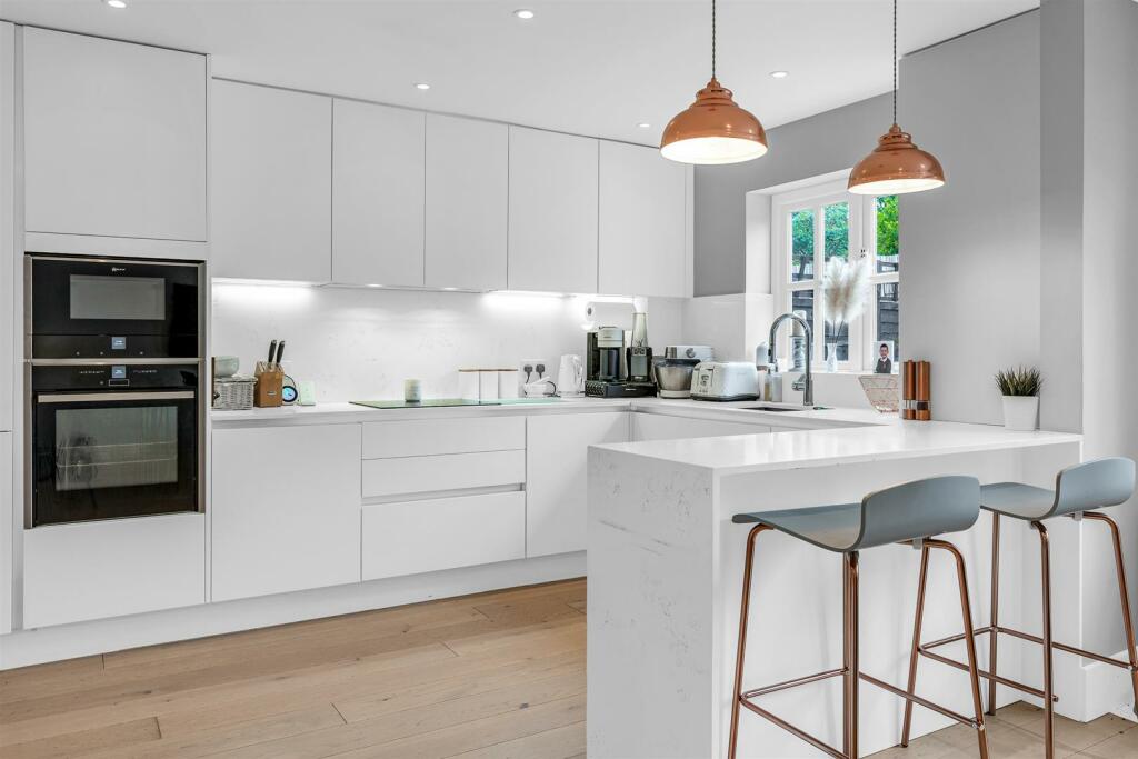 Additional image 3 of Welwyn Hall Gardens, Welwyn