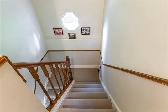 Additional image 20 of 1043 JOAN Dr