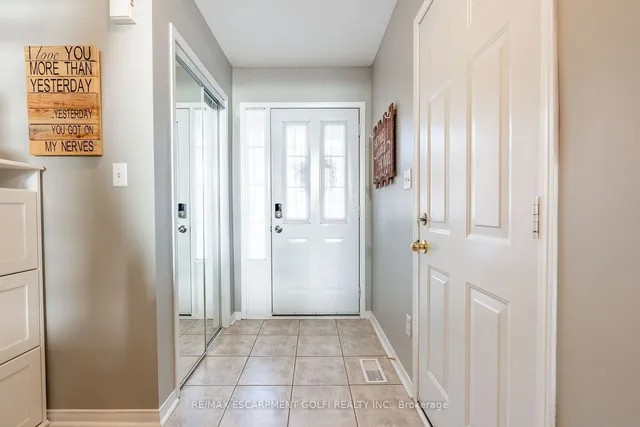 Additional image 4 of 800 PARAMOUNT Dr Unit 38