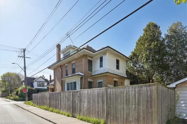 Additional image 5 of 76 Spadina Ave