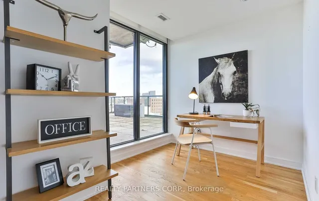 Additional image 13 of 8 Dovercourt Rd Unit 910