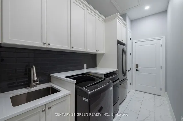 Additional image 12 of 679 Hiawatha Blvd