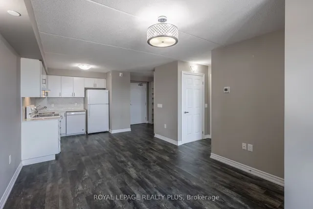 Additional image 14 of 716 Main St Unit 1003