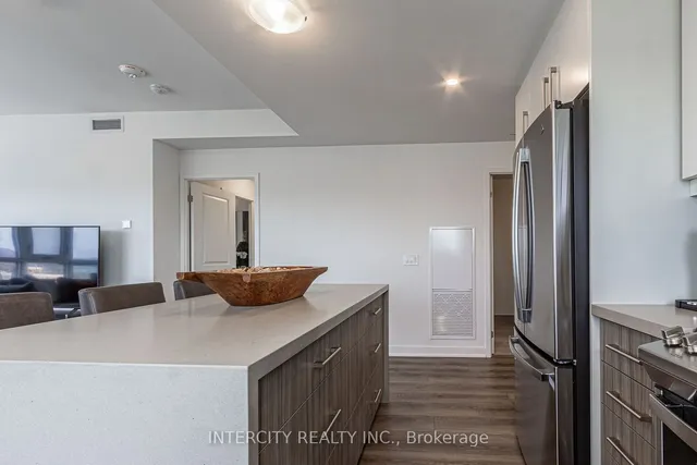 Additional image 7 of 2007 James St Unit 1307