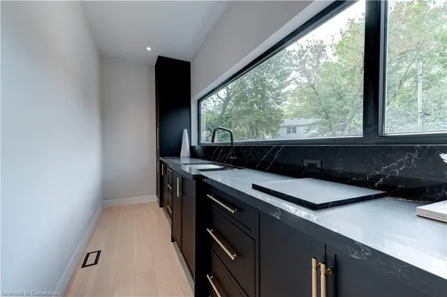 Additional image 14 of 298 Strathcona Dr