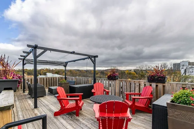 Additional image 40 of 50 Main St Unit 405