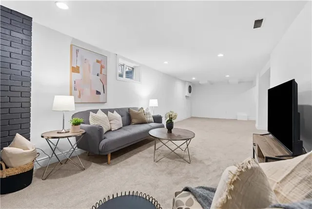 Additional image 15 of 1458 FISHER Ave