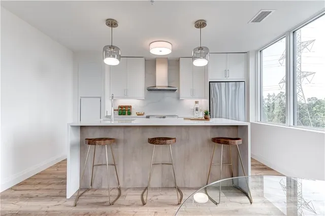 Additional image 8 of 500 BROCK Ave Unit 708