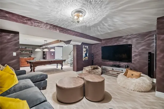 Additional image 30 of 2005 PARKLANE Cres